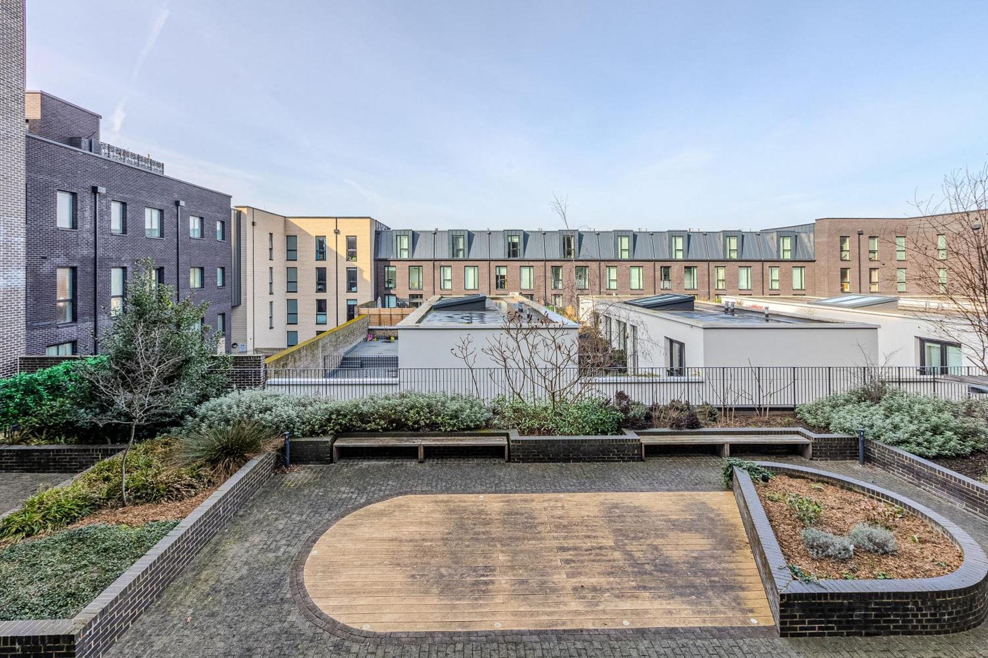 Bright 1 Bdr With Terrace & Great Travel Links Appartamento Londra