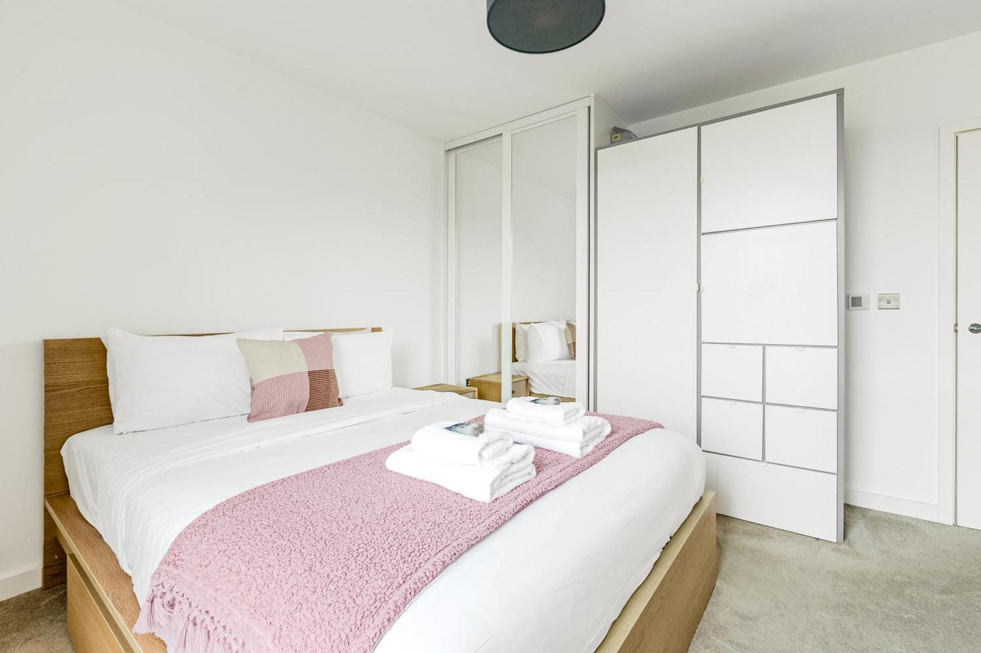 Appartamento Bright 1 Bdr With Terrace & Great Travel Links Londra